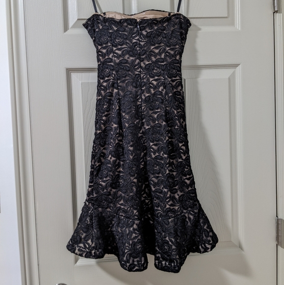Bebe S Lace Dress - Picture 2 of 4